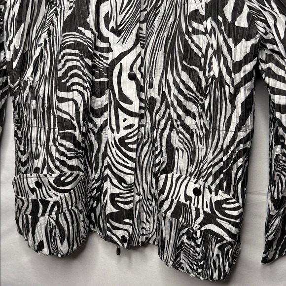 UBU zebra print black and white crinkle jacket sz Large - Picture 2 of 7